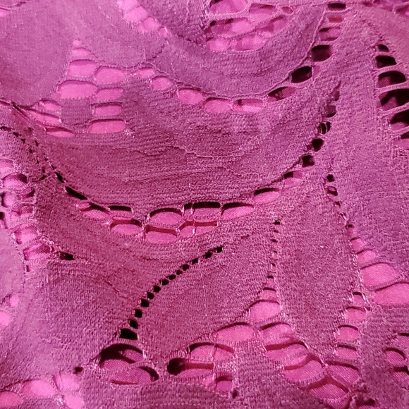 Cabi magenta lace overlay midi skirt - Picture 4 of 6